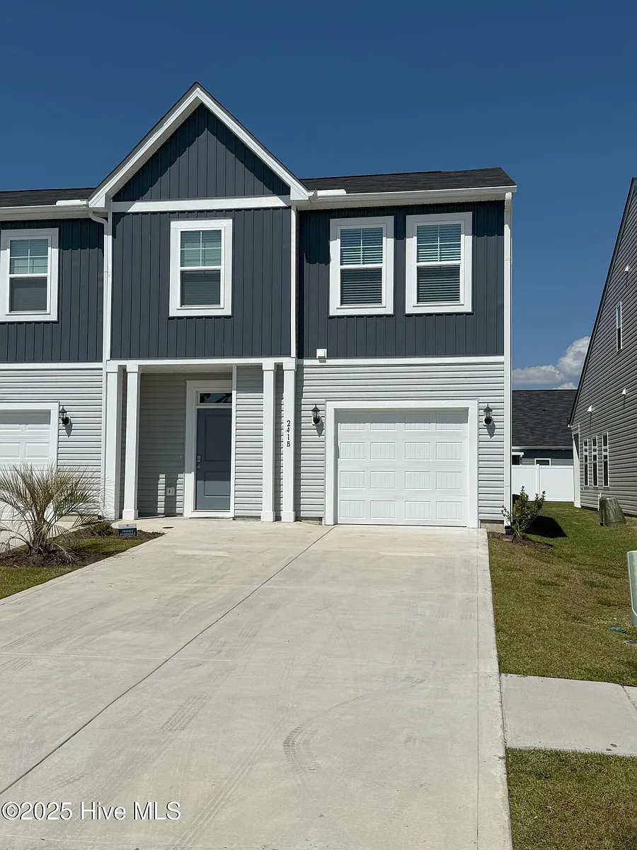 Building Photo - 241 Arnette Dr #B