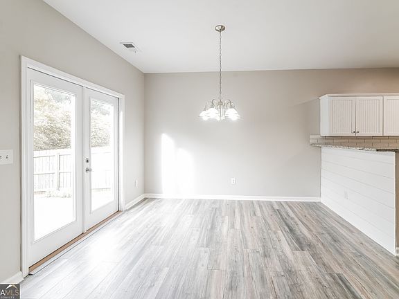 5th image of 17 Wyndham Ct SE