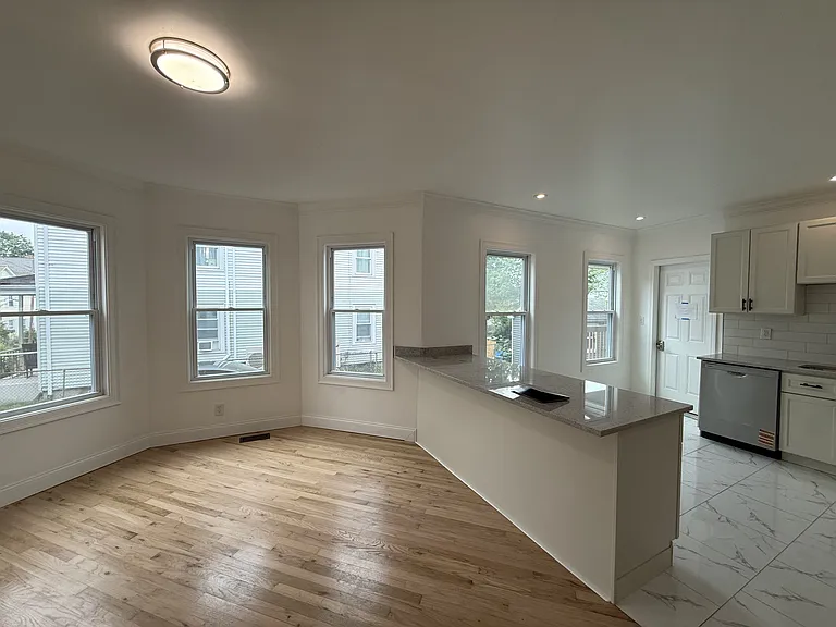 19 Reeves St #1 — Photo 8