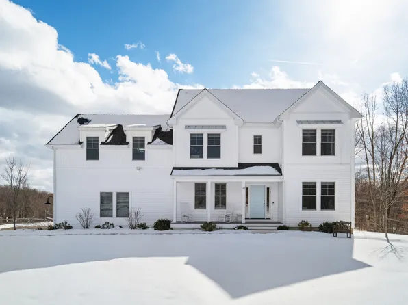 35 Fawn Meadow Lane, Woodbury, CT 06798