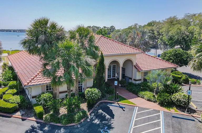 2218 Garden Lake Dr — Photo 10