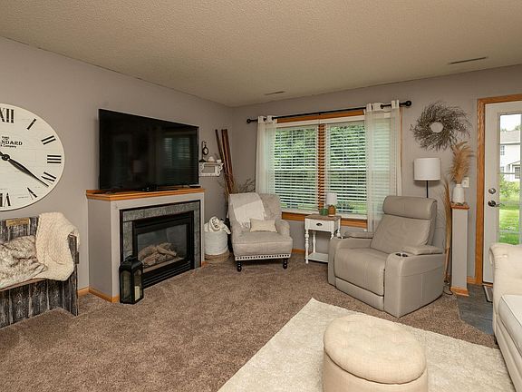 3rd image of 2925 Monroe Dr NW