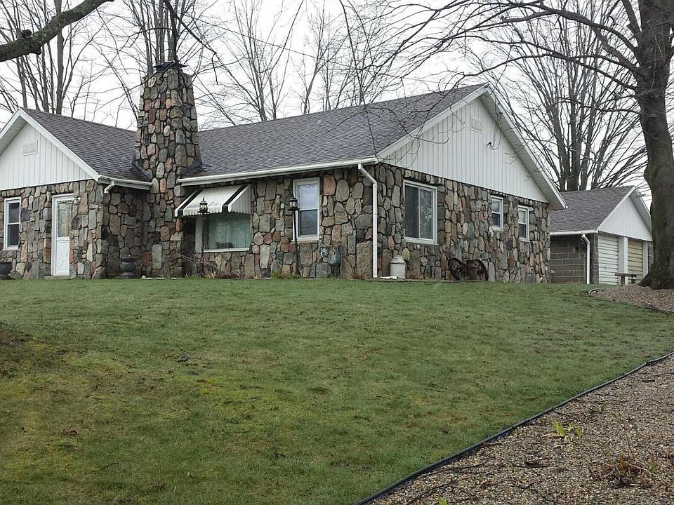 1st image of 373 Main St