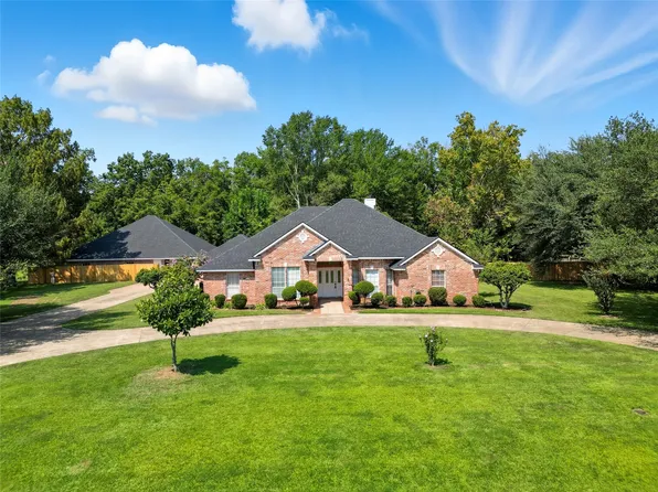 107 Lakewood Point Dr, Bossier City, LA 71111