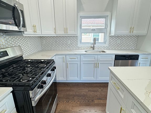 4th image of 457 Home Ave #2F