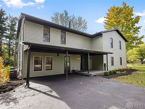 4th image of 4070 N Hyland Ave