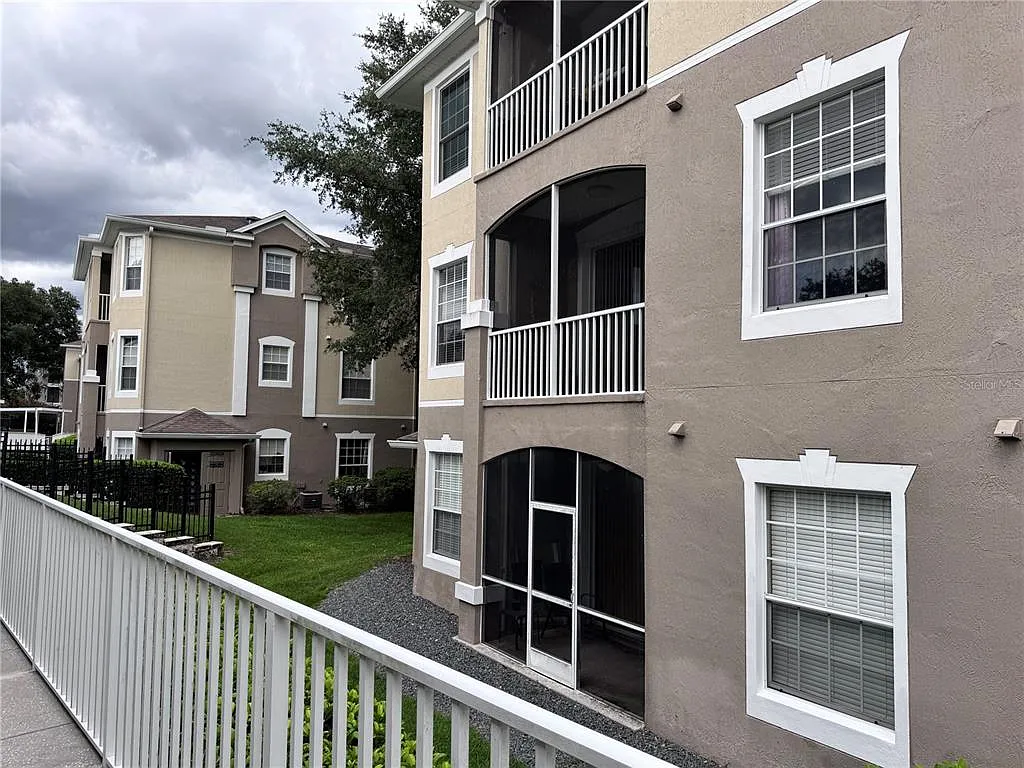 3 bed, 2.0 bath, 1411 sqft, $1,850 — Photo 4
