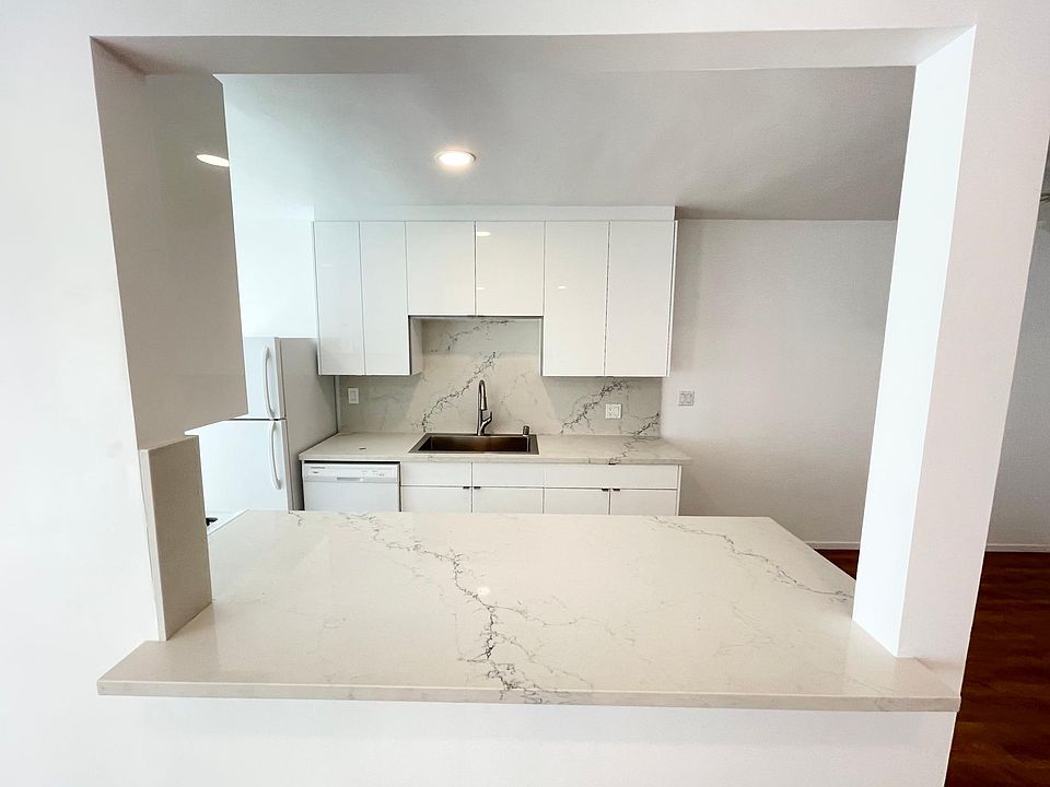 1st image of 1227 N Hayworth Ave #P8vjgfs0p