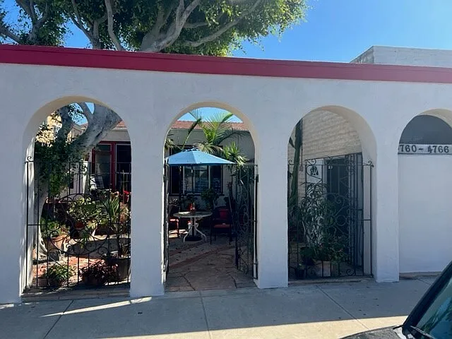 4760 Point Loma Ave