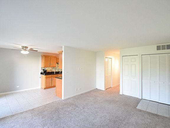 3rd image of 323 Mulberry Ct APT B1