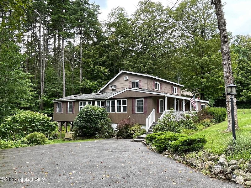 2nd image of 948 Trout Lake Road