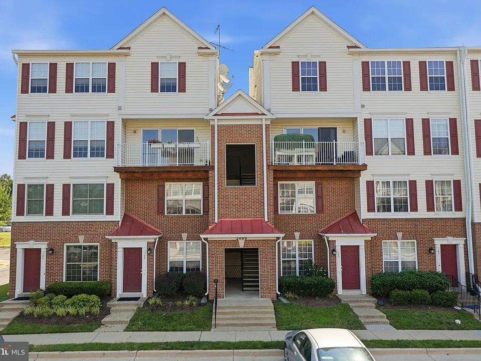2489 Quick St #304