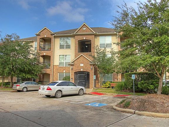 2nd image of 6607 Lake Woodlands Dr APT 133