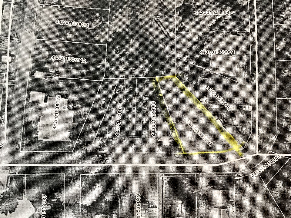 2nd image of 329 Knott Rd