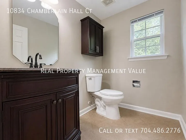 10834 Chamberlain Hall Ct — Photo 9
