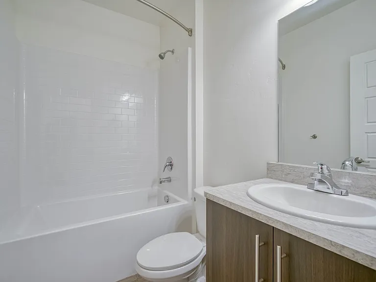 Eden Apartments — Photo 98