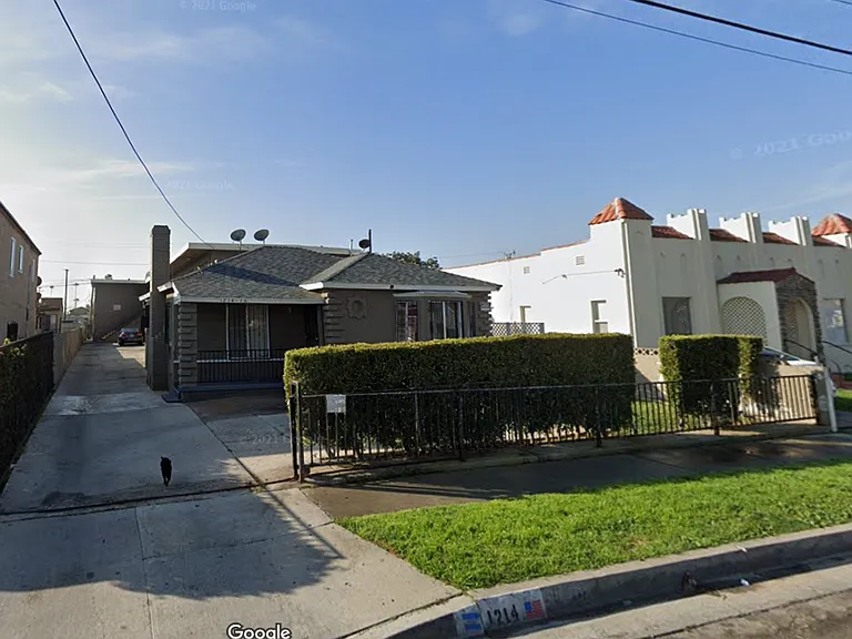 1216 W 93rd St — Photo 1