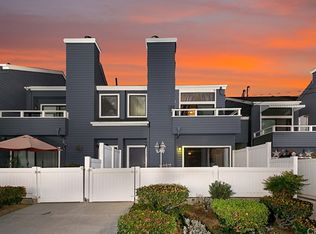 3325 N Crest Dr, Long Beach, CA 90807
