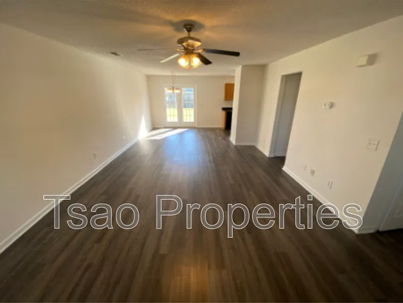 3 bed, 3.0 bath, 1591 sqft, $1,795 — Photo 4