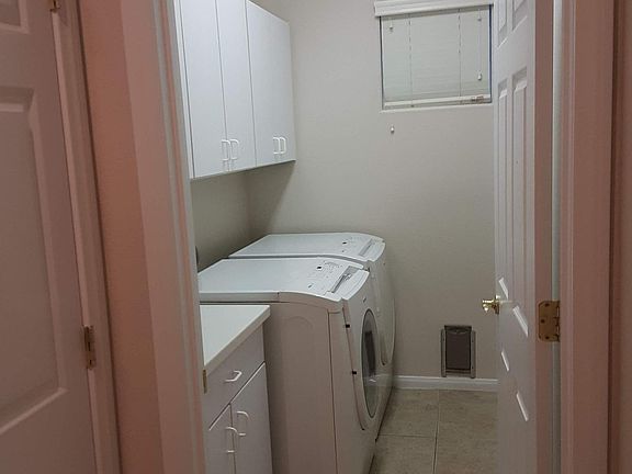 4th image of 2147 Lone Desert St