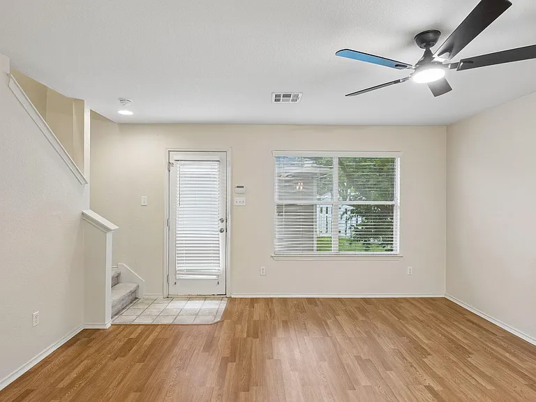1808 Lost Maples Loop — Photo 4