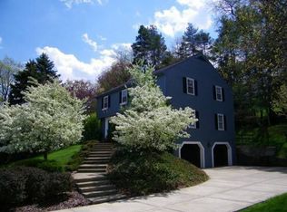 115 Oxbridge Dr, Pittsburgh, PA