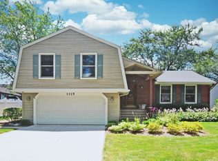 1115 Knollwood Dr, Buffalo Grove, IL