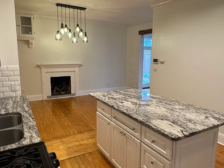 127 Jones St — Photo 6