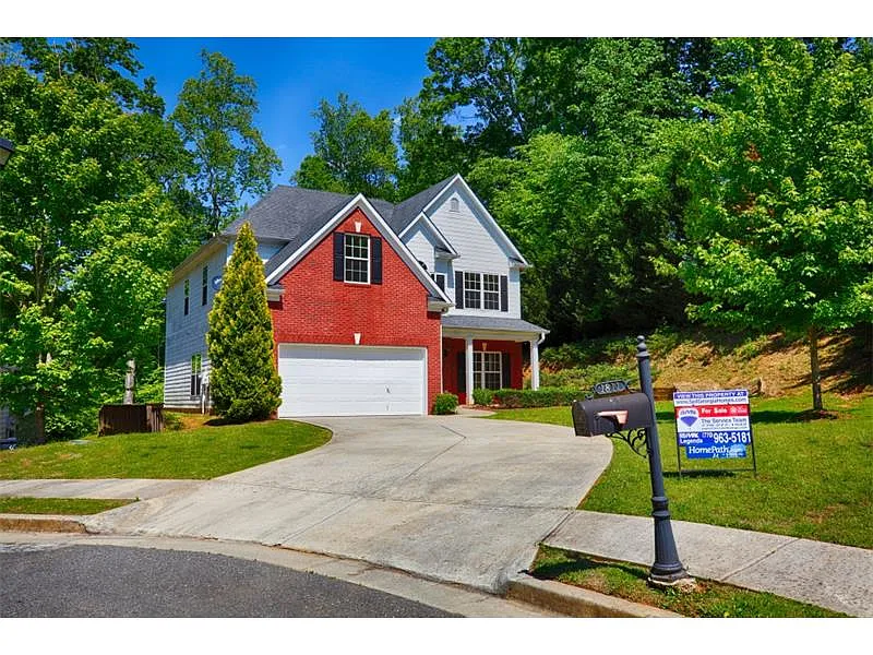 1811 Penny Ln photo 1