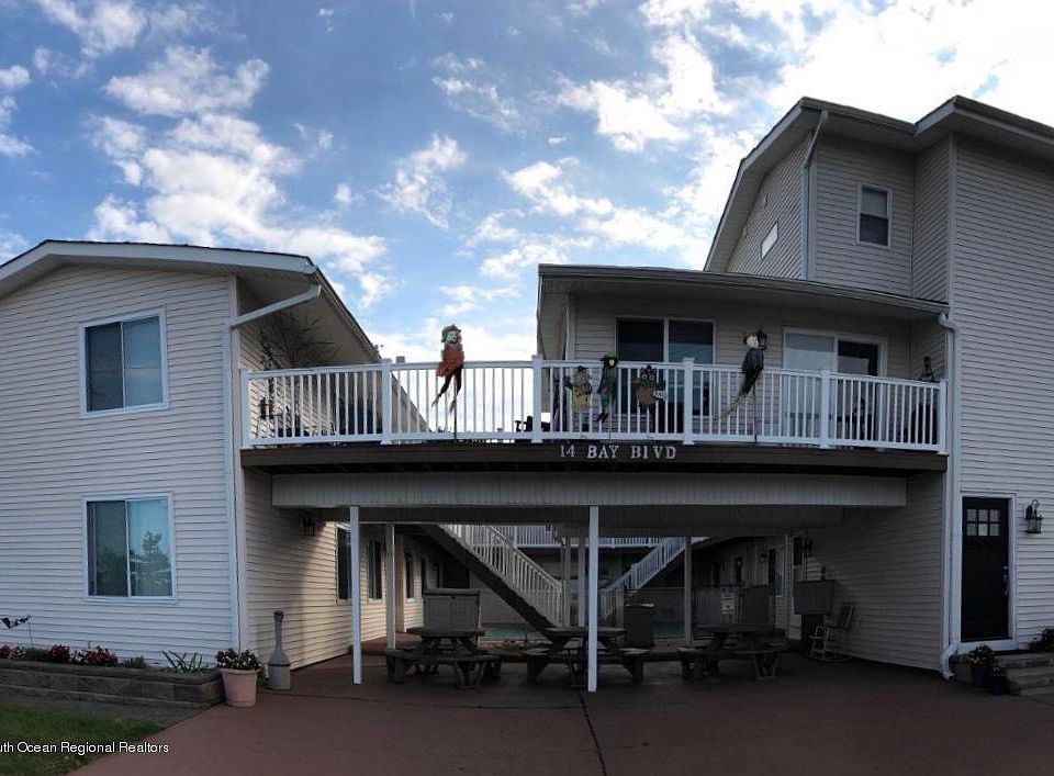 1st image of 14 Bay Blvd APT 11