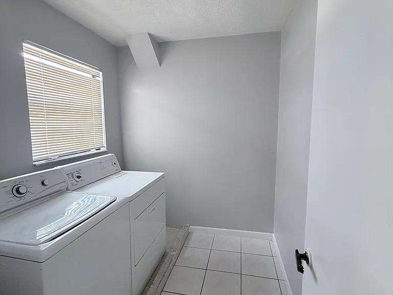 8728 Jasmine Pond Dr — Photo 6