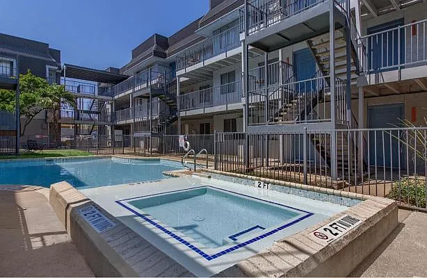 Lamar Place Apartments