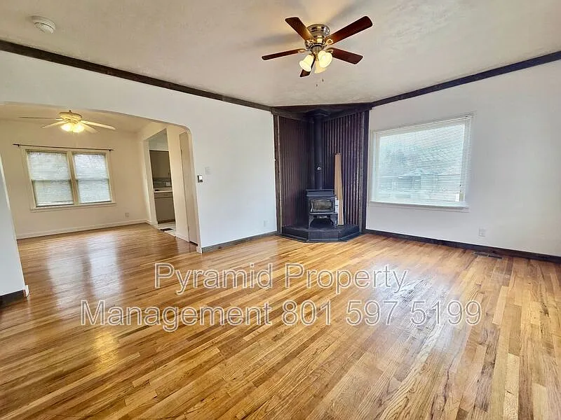 2 bed, 1.0 bath, 850 sqft, $1,700 — Photo 3
