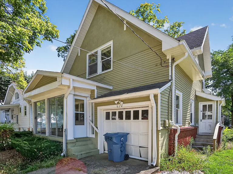 632 Berkley Rd — Photo 2