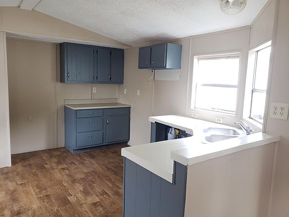 2nd image of 19 Town Mills Mobile Home Park