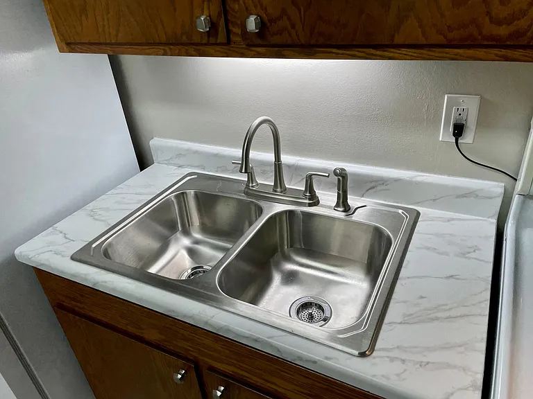Dual Sink (With Under Cabinet Lighting)