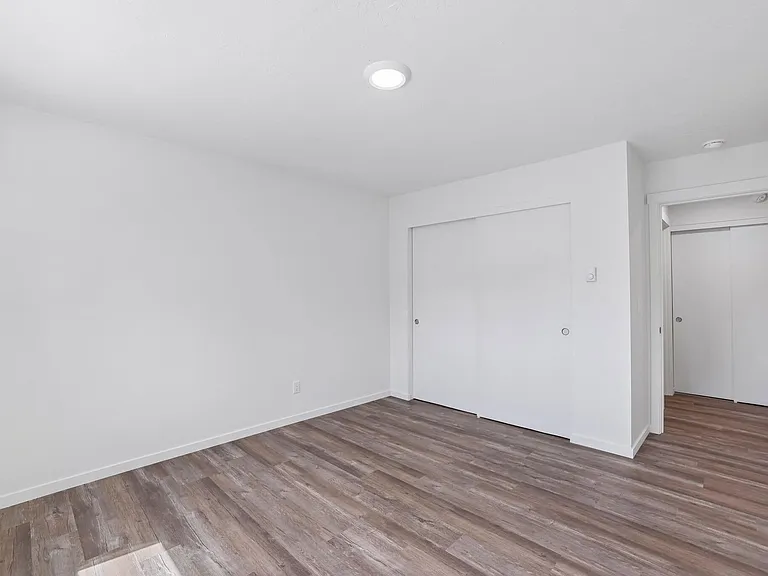 Midland Apartments — Photo 51