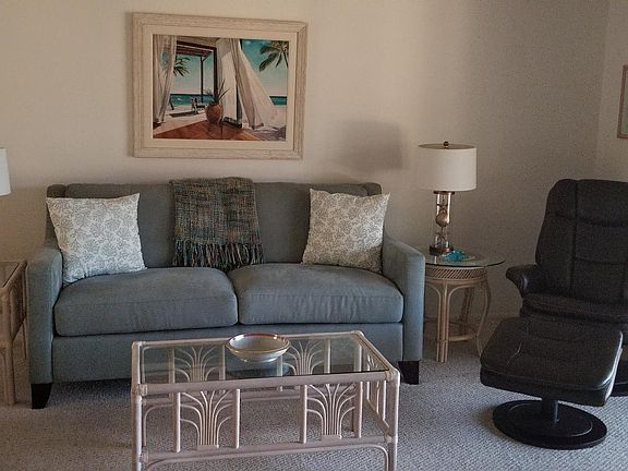 5th image of 391 Airport Ave E APT 407