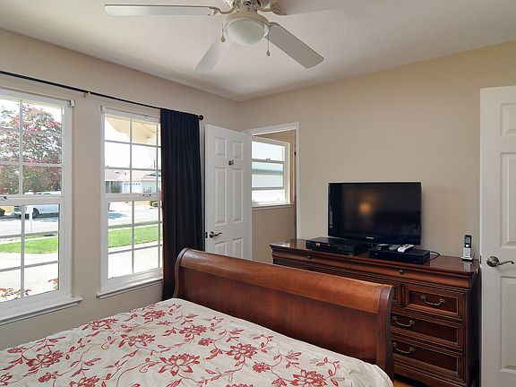 5th image of 1293 Ashcroft Ln