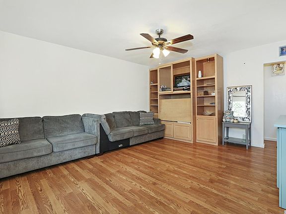 4th image of 1233 W Badillo St