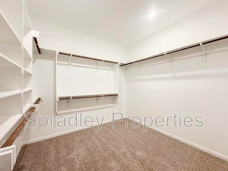 2716 Fox River Dr — Photo 18