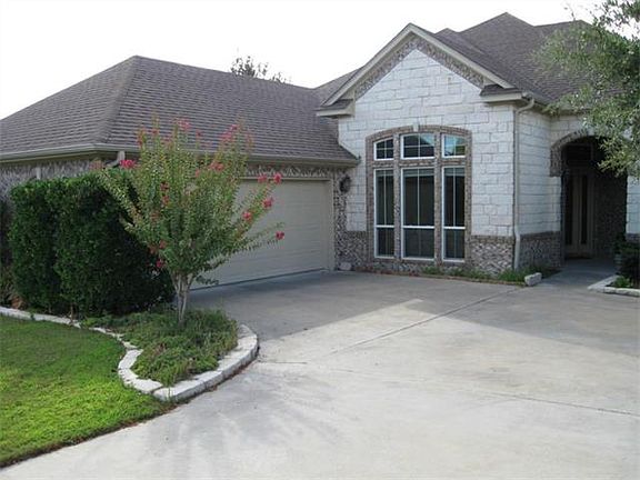2nd image of 1212 Larkspur Ln