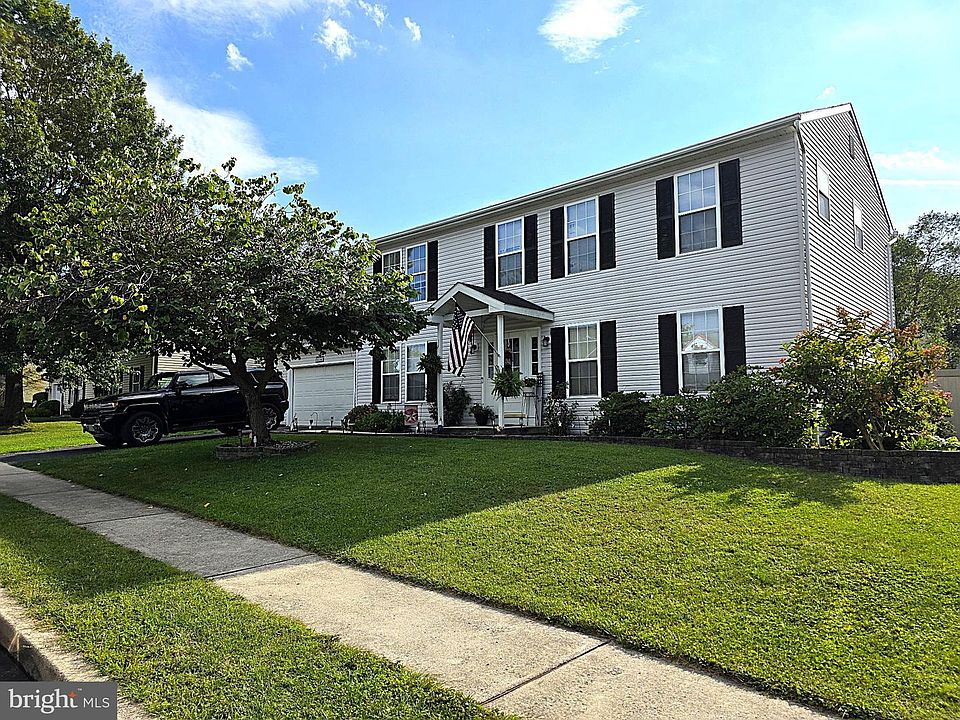 1st image of 37 Greenmont Dr