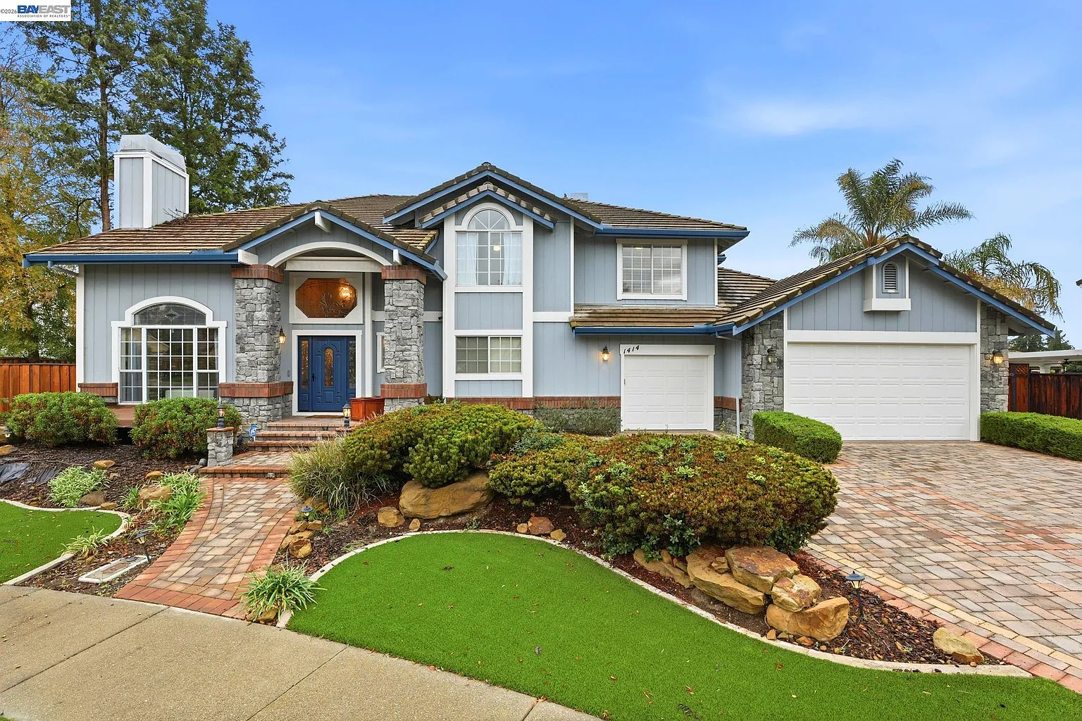 1414 Columbine Way photo 1