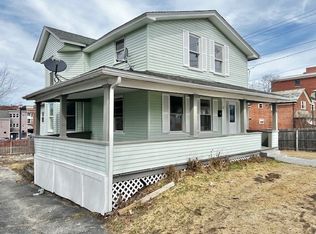 11 Negus St, Webster, MA 01570