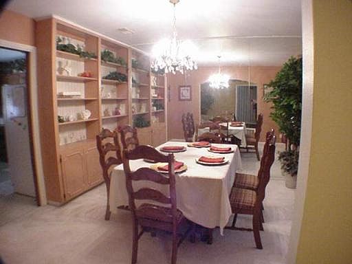 4th image of 638 CANDLEGLO DR