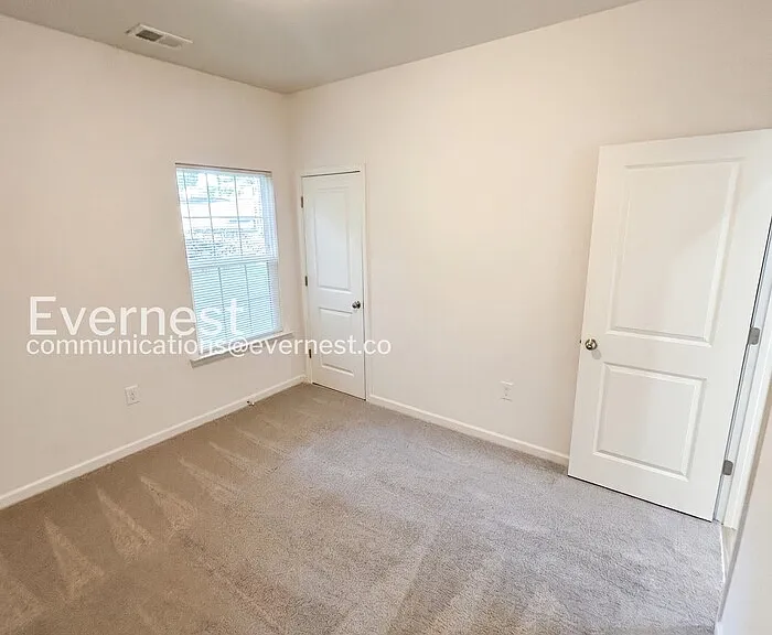2126 2nd St — Photo 18