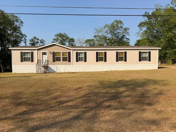 426 W Church St, Poulan, GA 31781