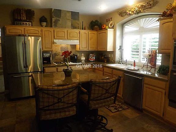 3rd image of 3331 S Park St