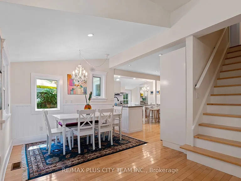 4 Wyckliffe Ave — Photo 22